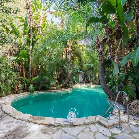 Cortijo Rural Aves Holiday home