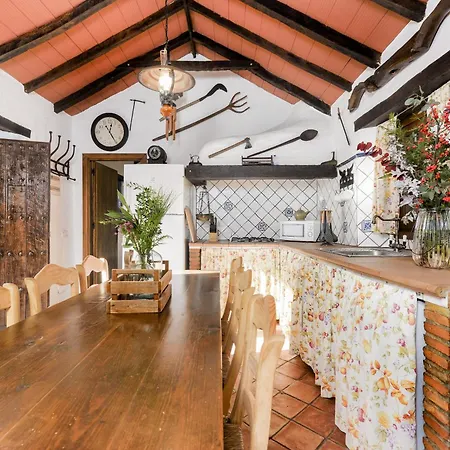Cortijo Rural Aves Holiday home